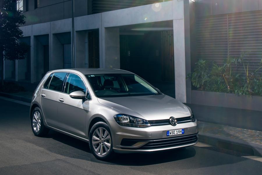  Volkswagen Golf TSI 5-Door 2017 года  (AU) (фото 12 из 21)